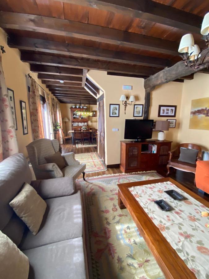 Casa Rural Dos Reales San Cristobal de Boedo Екстериор снимка