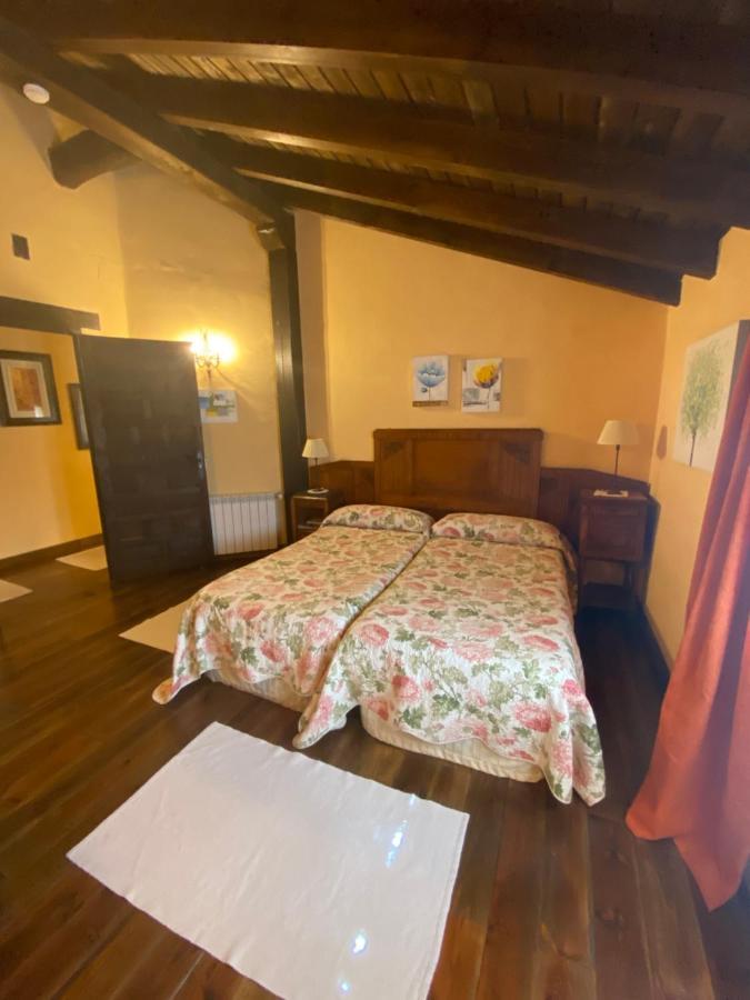 Casa Rural Dos Reales San Cristobal de Boedo Екстериор снимка